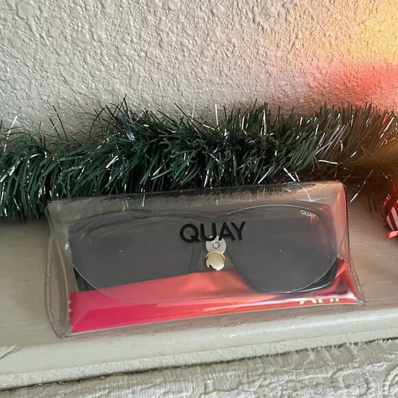 Quay Australia Frontrunner Gloss Black Frame Polarized Sunglasses - Picture 2 of 10